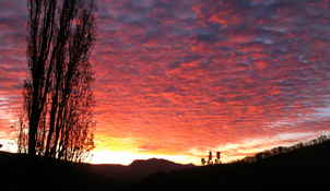 Ciel de nuages rouges