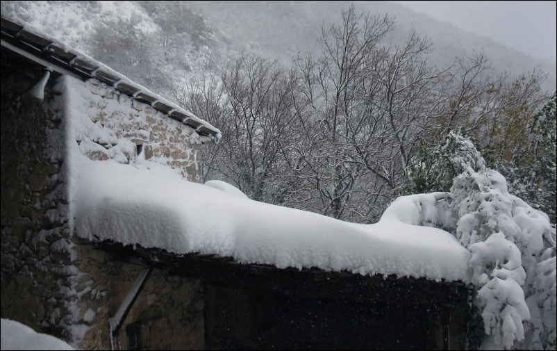Neige sur le toit