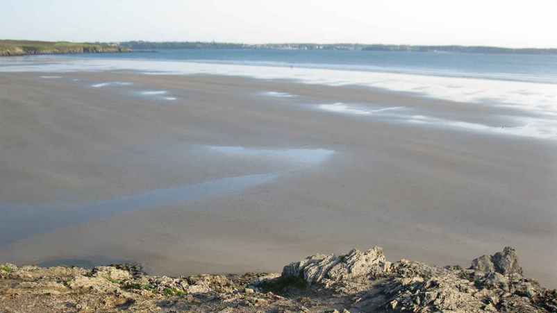 Marée basse à la plage de Tréguer