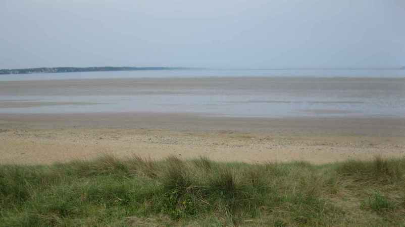 Marée basse à la plage de Tréguer